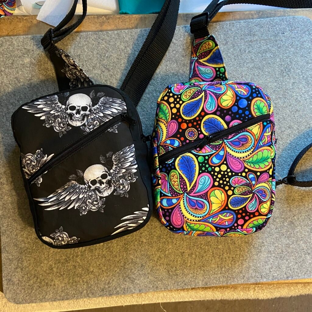 Andie Sling Bag Skulls