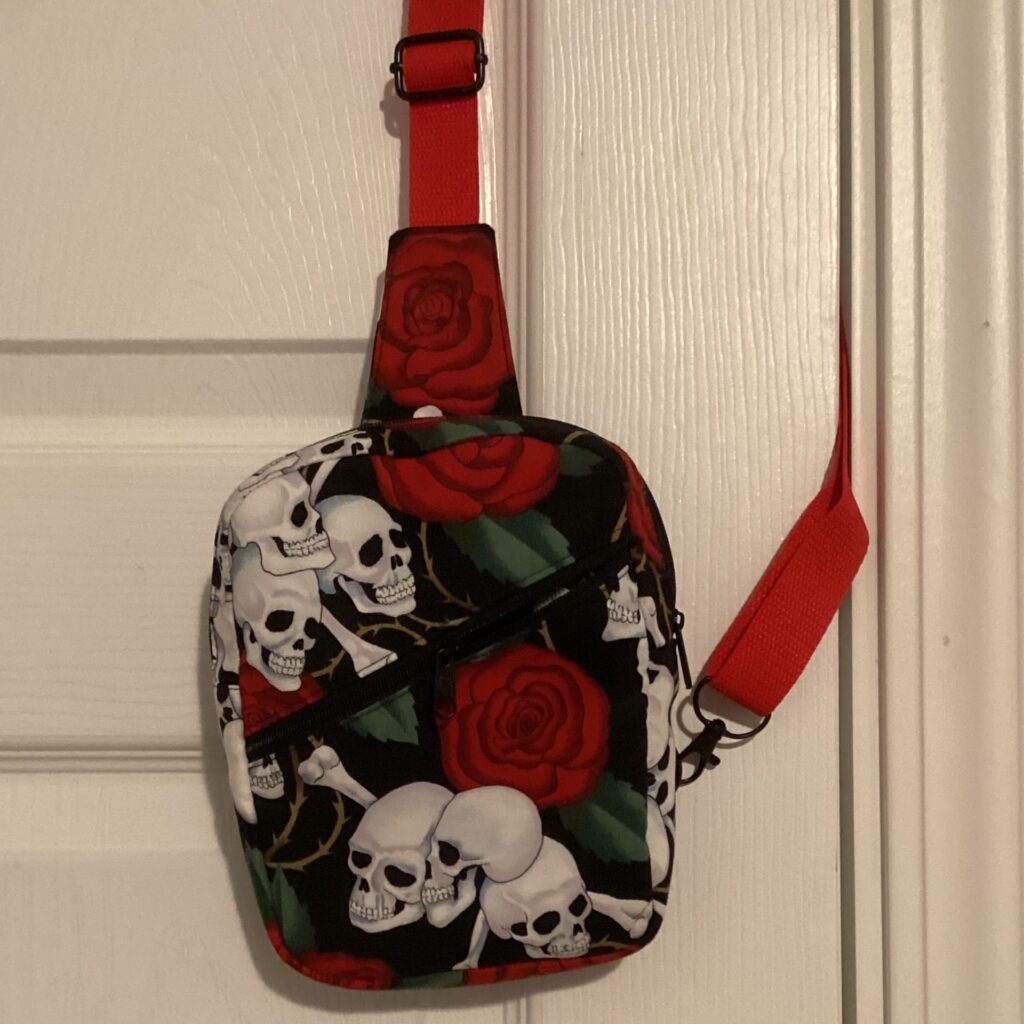Andie Sling Bag Skulls and Roses