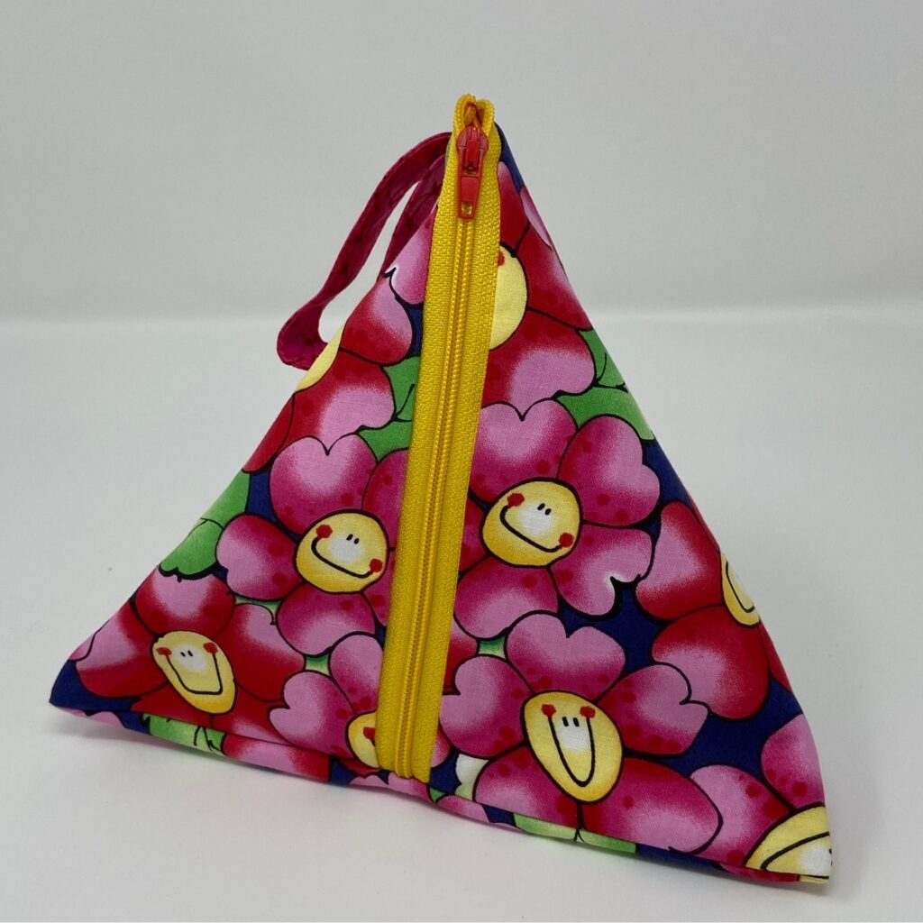 Pyramid Pouch Large Smiley Flowers