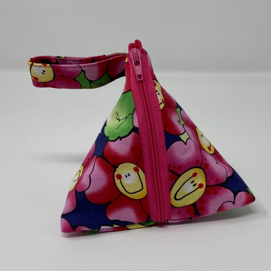 Pyramid Pouch Small Smiley Flowers