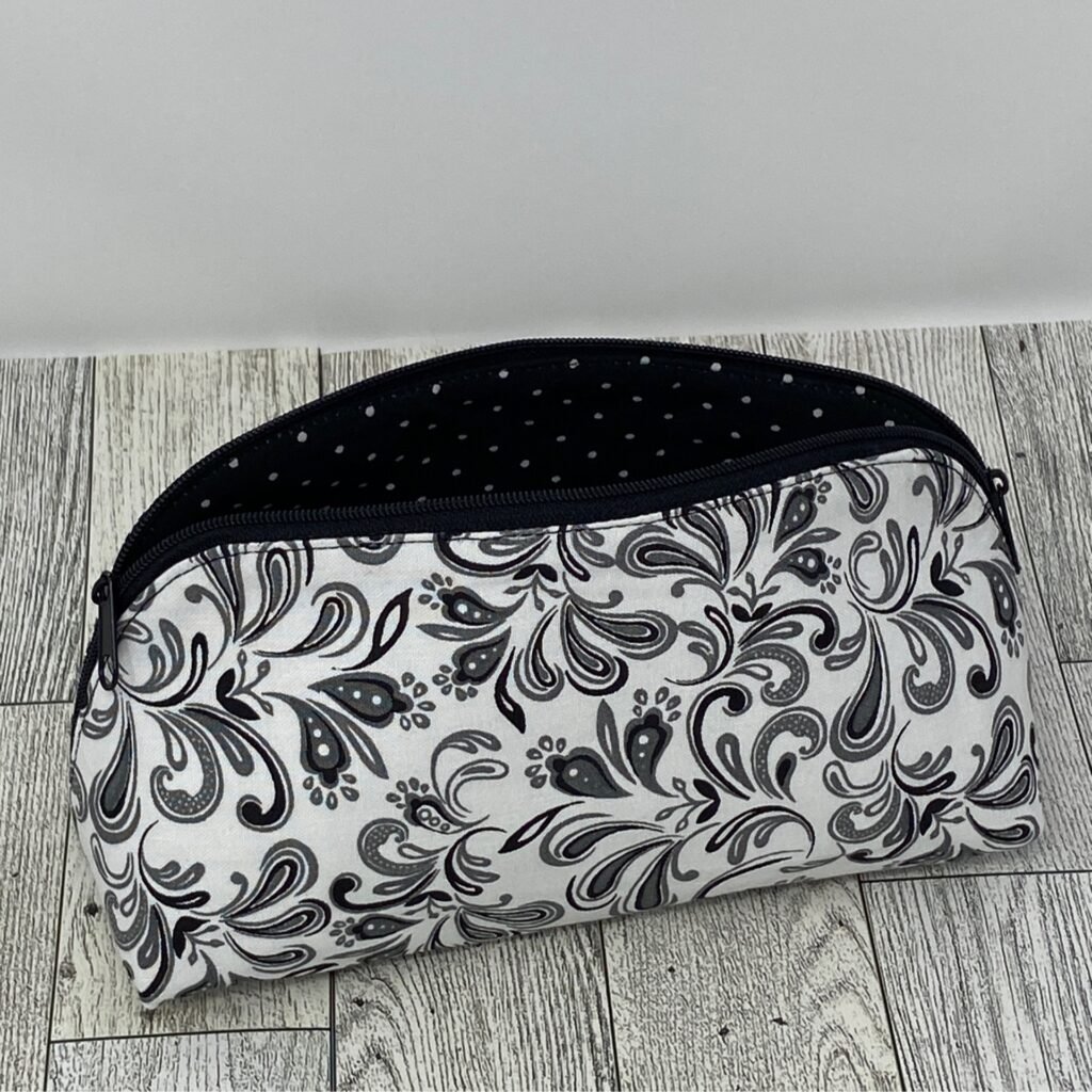 Logi Black Swirls