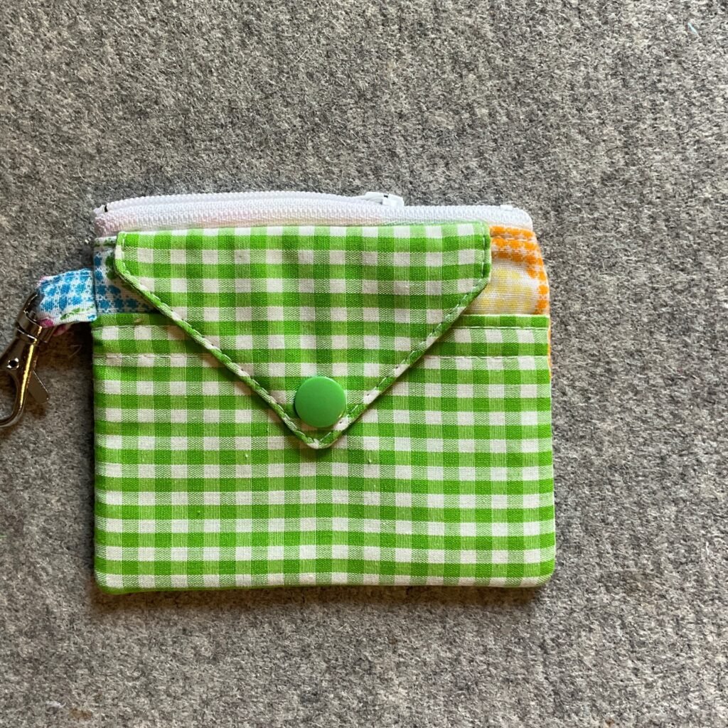 Daisies/green gingham