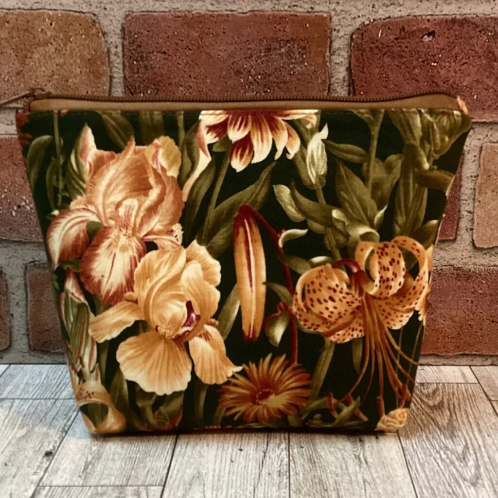 Large Zip Bag Dark Lilys