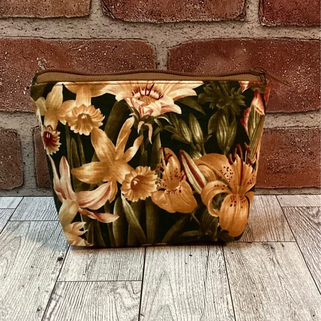 Small Zip Bag Dark Lilys