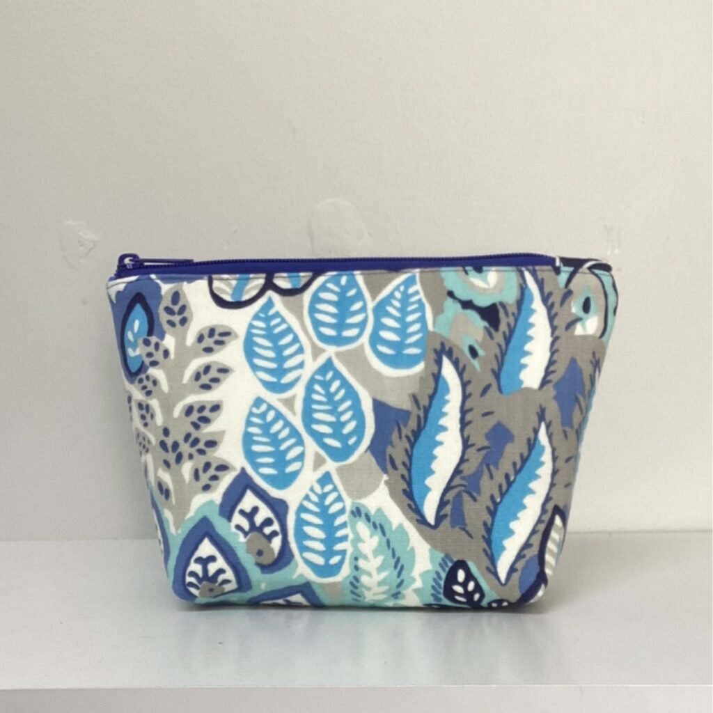 Large Zip Bag Blue Leaves
