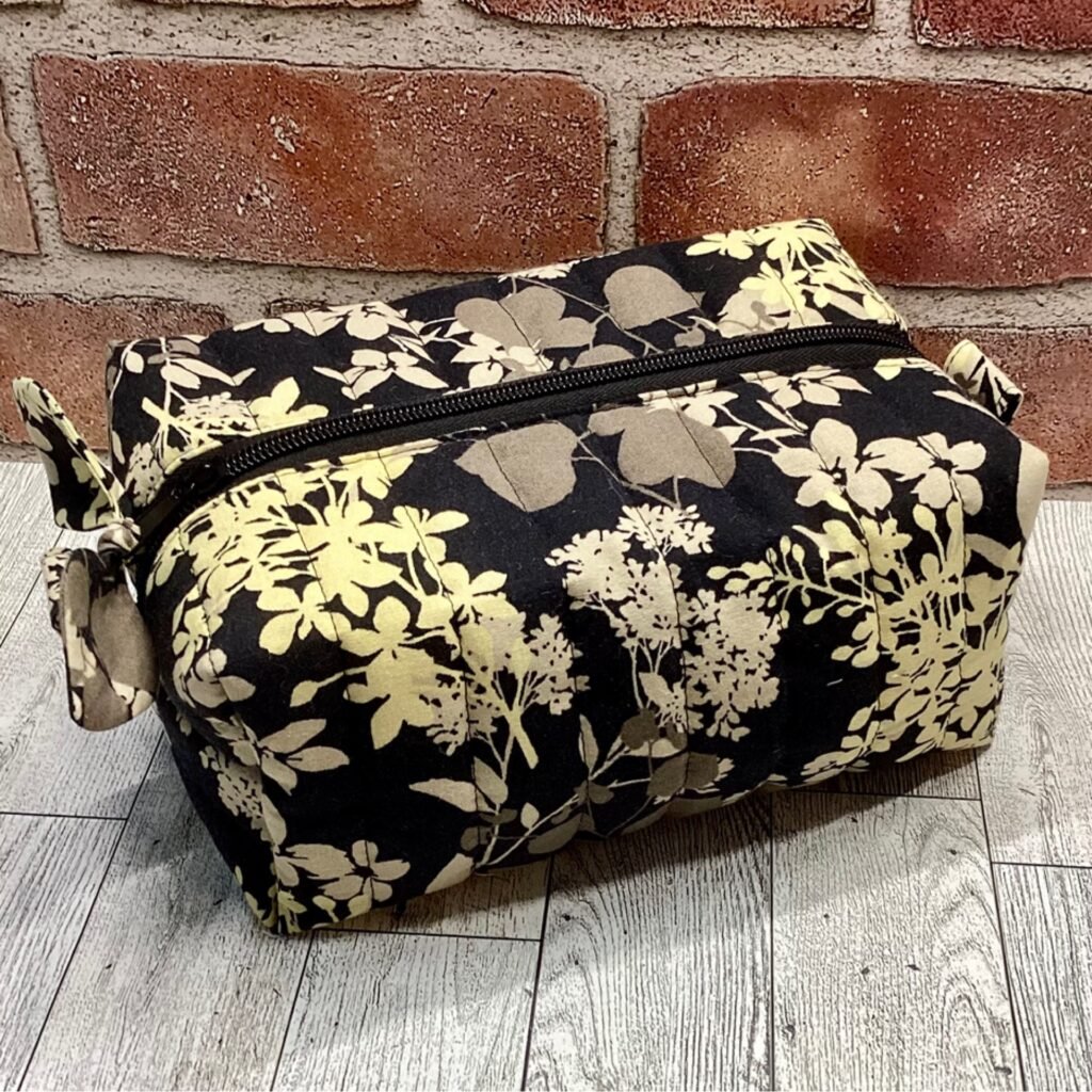 Quilted Boxy Bag Black Foliage