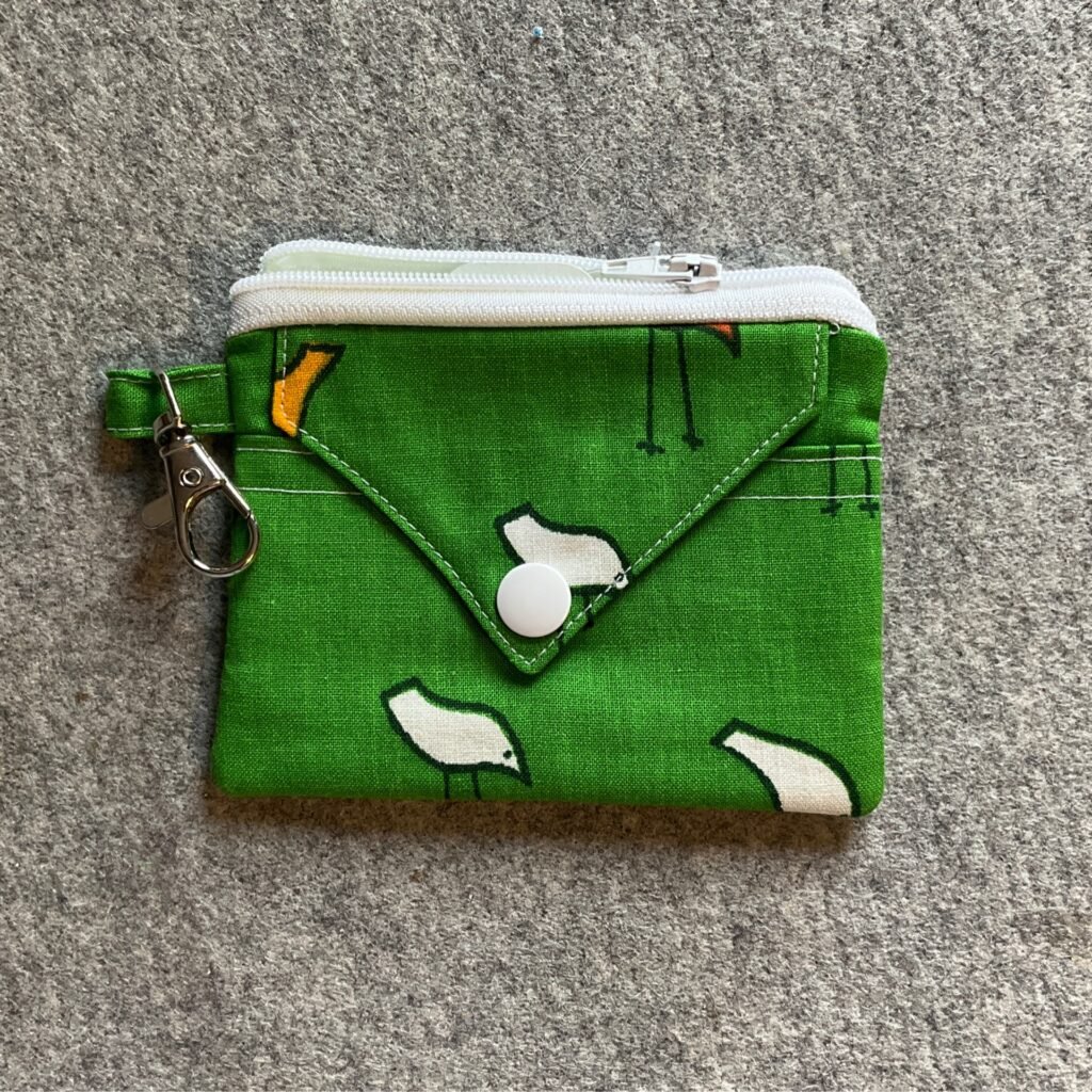 Green sandpipers/white zip